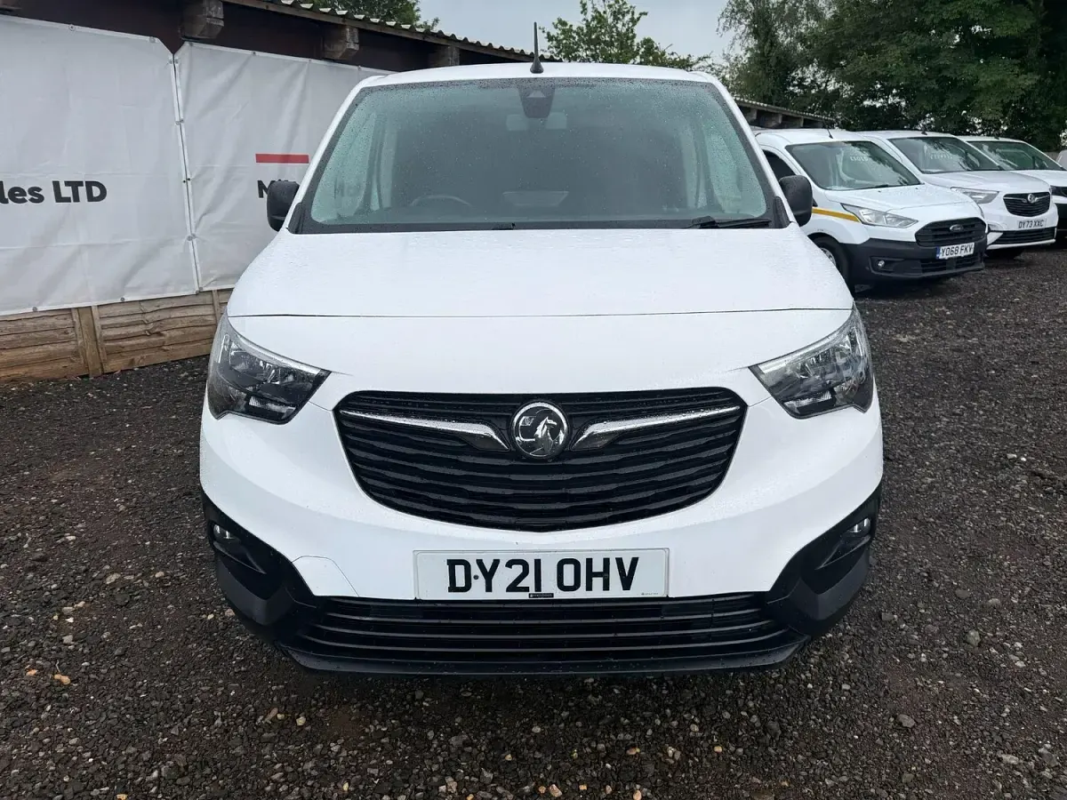Used Vauxhall Combo Edition 130 HP (95 kW) 2021 White MPV
