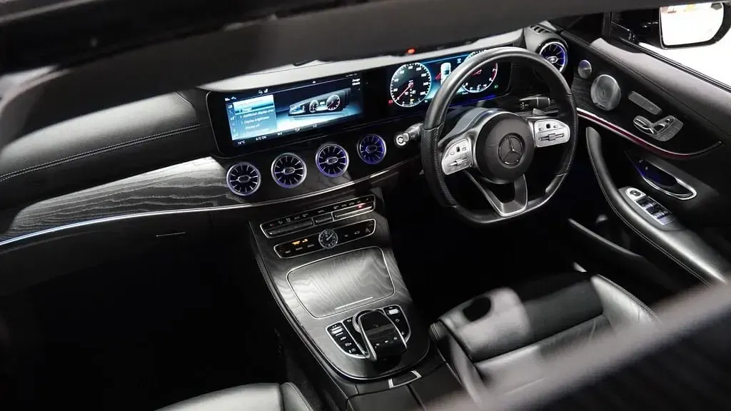 Usado Mercedes E450 AMG line 2019 Cinzento Coupé
