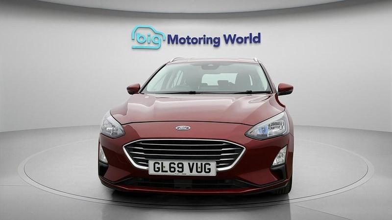 Used Ford Focus Titanium 120 HP (88 kW) 2020 Red Estate
