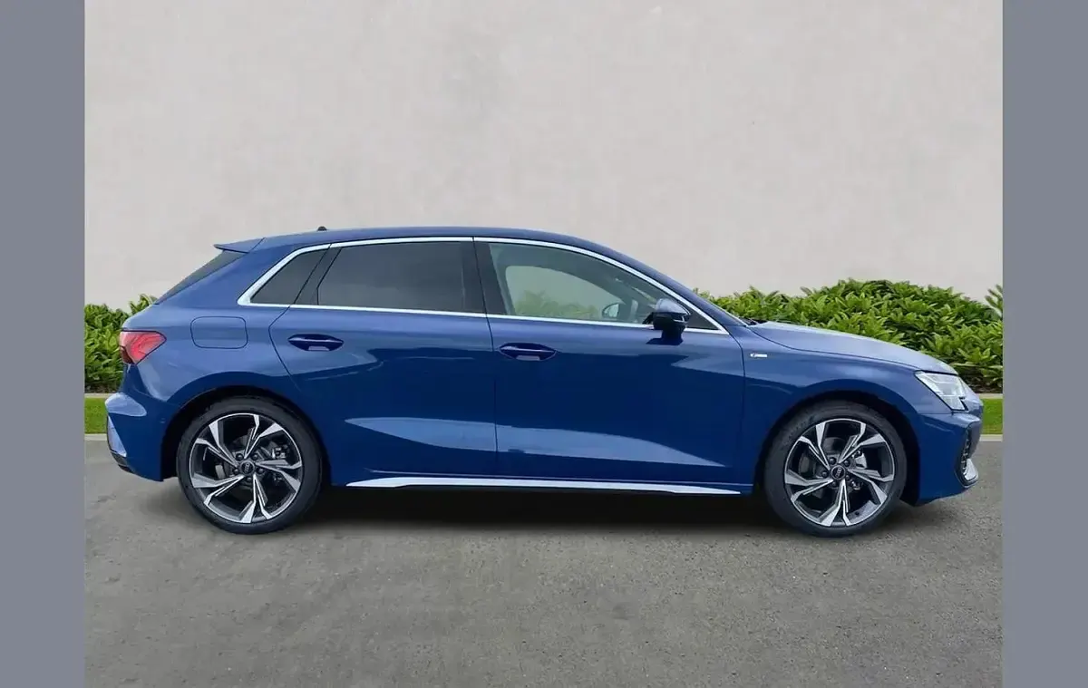 Used Audi A3 S-Line 147 HP (108 kW) 2025 Blue Hatchback
