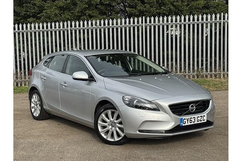 Silver Used 2014 Volvo V40 SE Lux Estate | £9,985 (Fair price) - Image 1/4