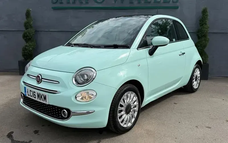 Used Fiat 500 Lounge 69 HP (50 kW) 2020 Hatchback