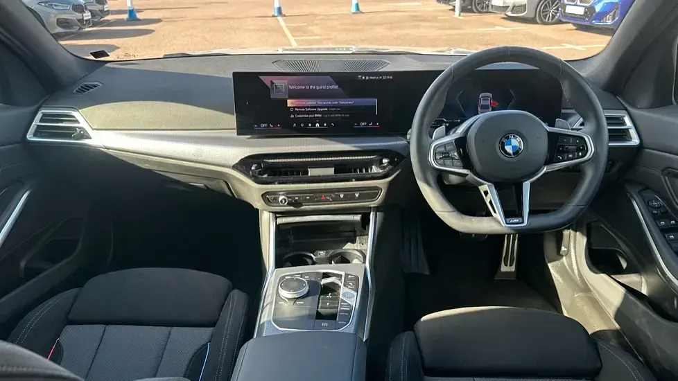 Usado BMW 320 M Sport 181 HP (133 kW) 2025 Cinzento Sedan