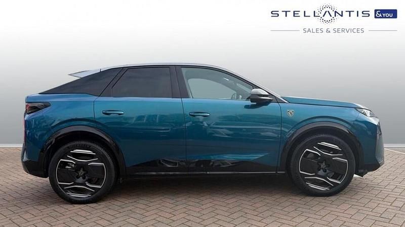 Used Peugeot e-3008 GT 152 kW (207 HP) 2024 Blue SUV