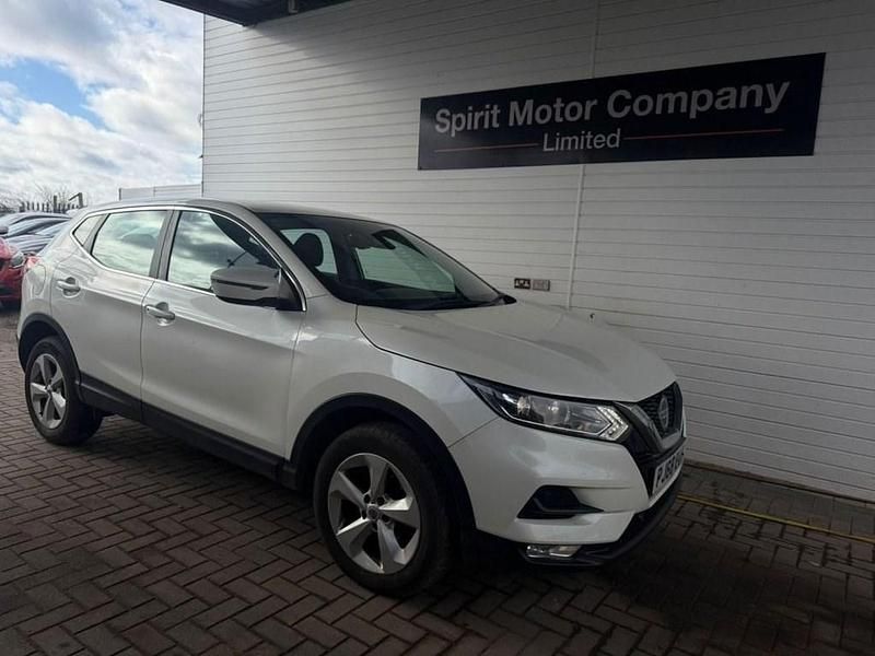 Used Nissan Qashqai Acenta Premium 115 HP (84 kW) 2019 White SUV
