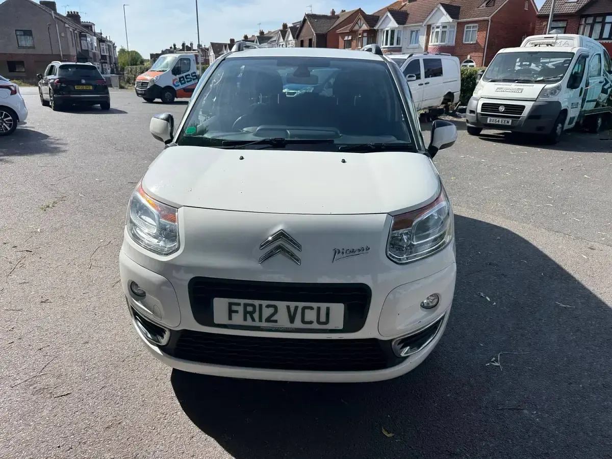Used Citroën C3 Picasso Exclusive 90 HP (66 kW) 2012 White MPV