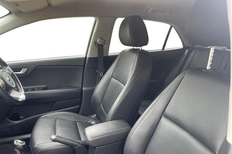 Used Kia Rio 99 HP (72 kW) 2019 Grey Hatchback