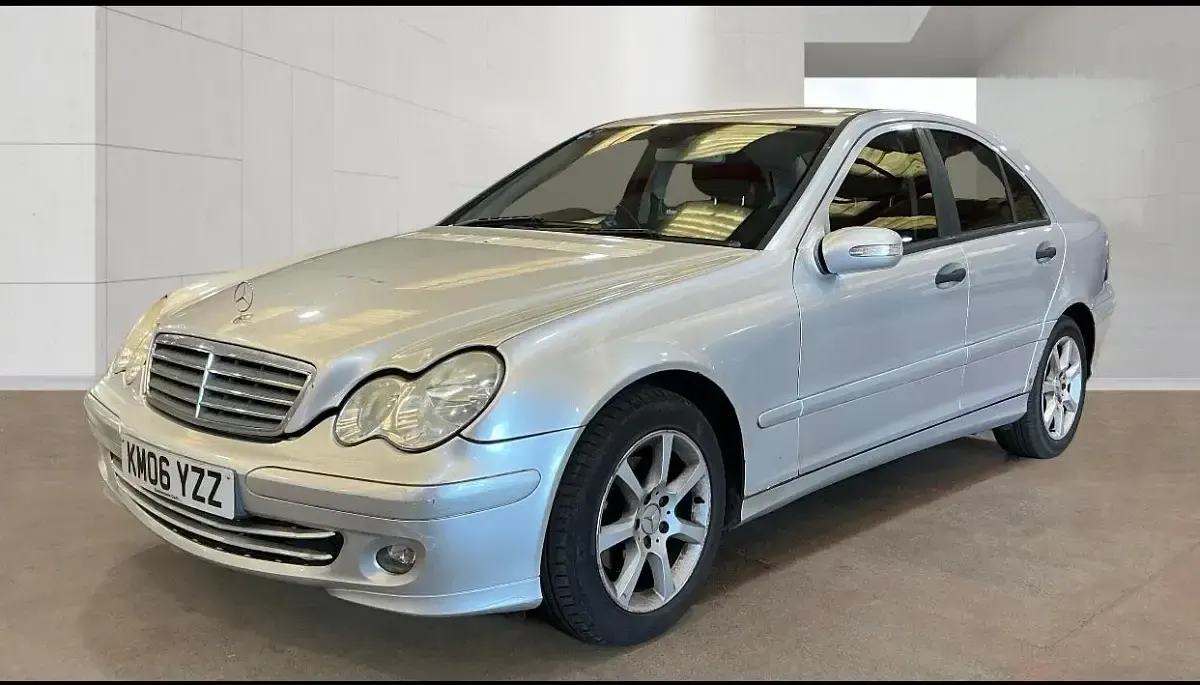 Used Mercedes C180 Classic 143 HP (105 kW) 2006 Silver Sedan