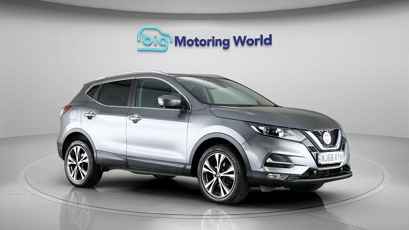 Used 2018 Nissan Qashqai N-Connecta SUV | £9,383 (Fair price) - Image 1/4