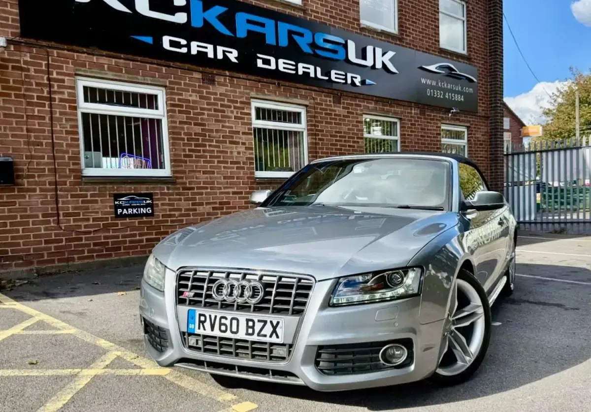 Begagnad Audi A5 Cabriolet Comfort 2010 Grå Cab