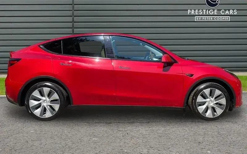 Used Tesla Model Y Long Range AWD 286 kW (389 HP) 2025 SUV