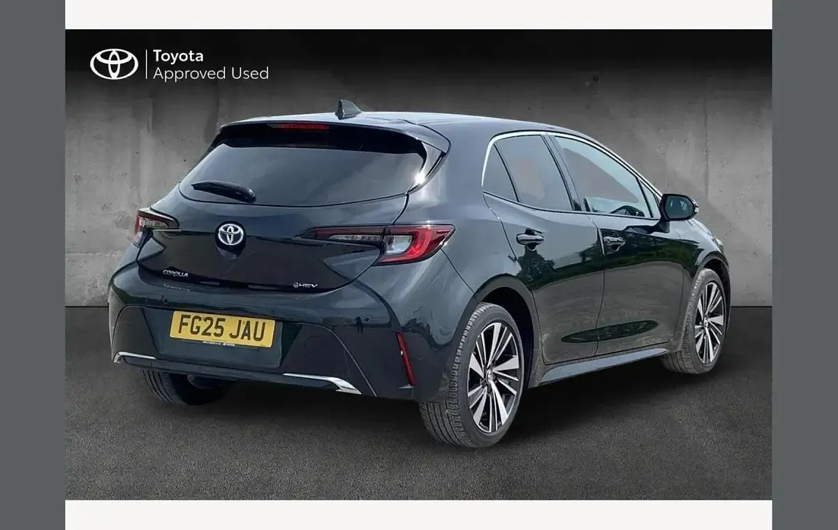 Used Toyota Corolla Design 140 HP (102 kW) 2025 Black Hatchback