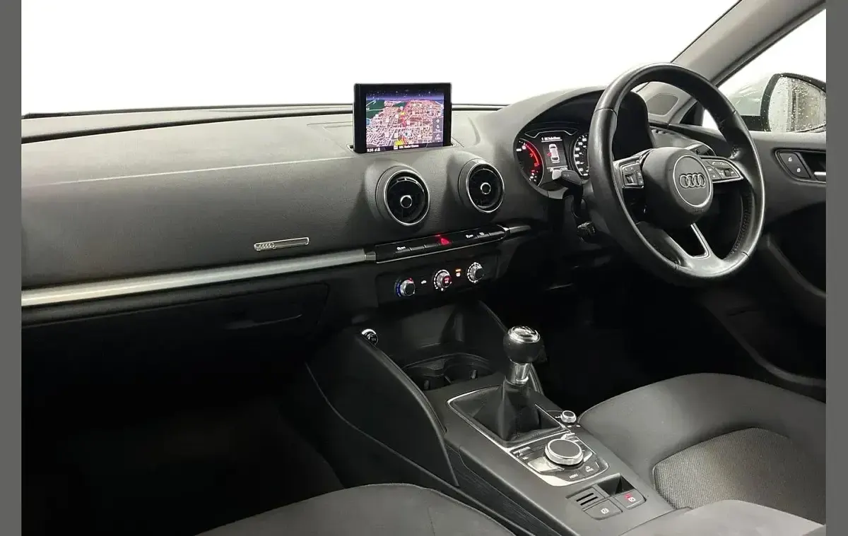 Used Audi A3 147 HP (108 kW) 2019 White Sedan