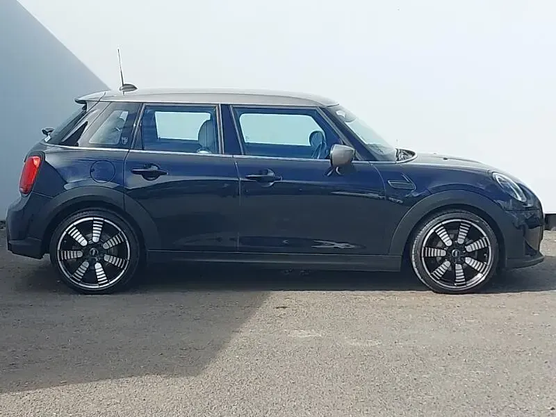 Usado Mini Cooper Exclusive 136 HP (100 kW) 2021 Preto Citadino