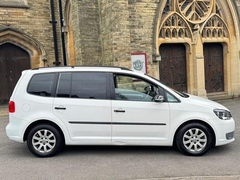 Used VW Touran S 105 HP (77 kW) 2011 White MPV