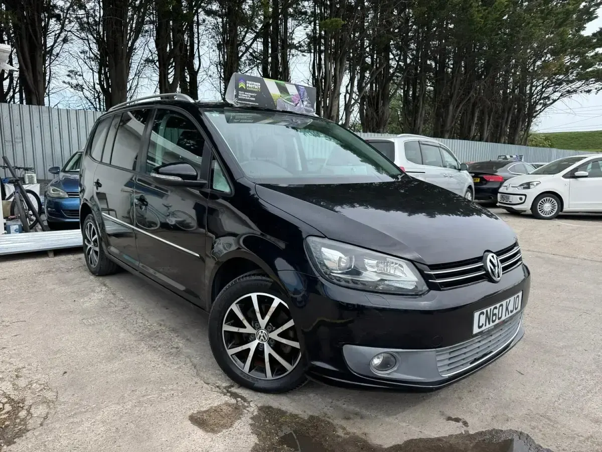 Used VW Touran SE 140 HP (102 kW) 2011 Black MPV