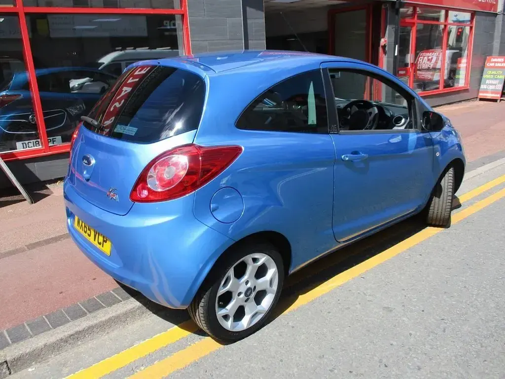Used Ford Ka Zetec 69 HP (50 kW) 2015 Blue Hatchback