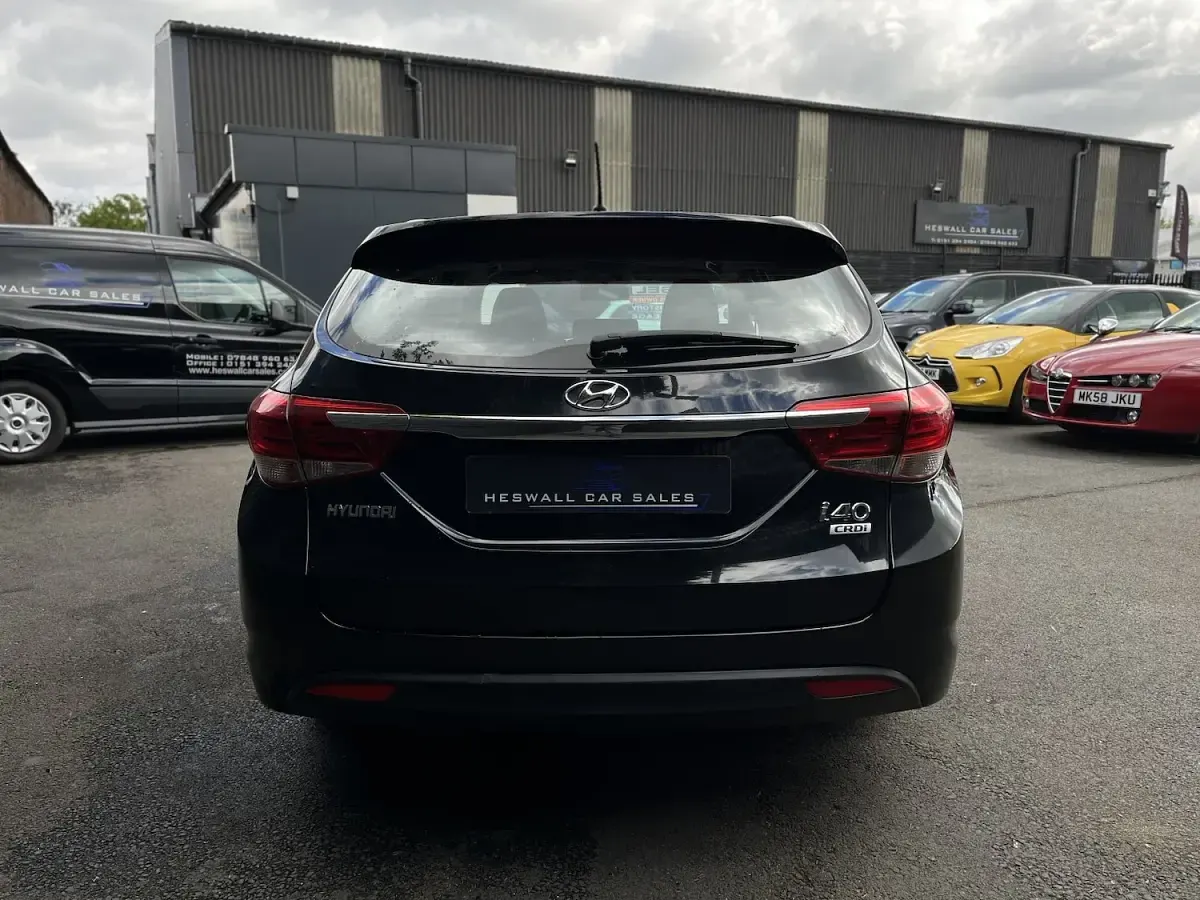 Used Hyundai i40 141 HP (103 kW) 2016 Black Estate