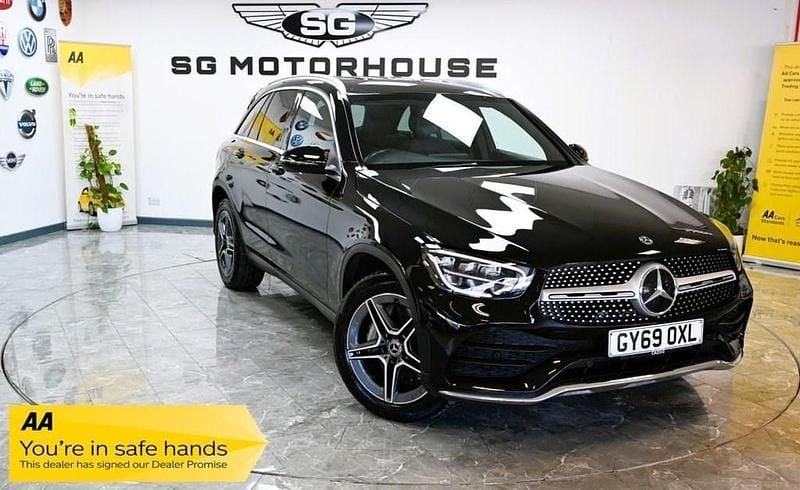 Black Used 2019 Mercedes GLC220 AMG line SUV | £22,495 (Fair price) - Image 1/4