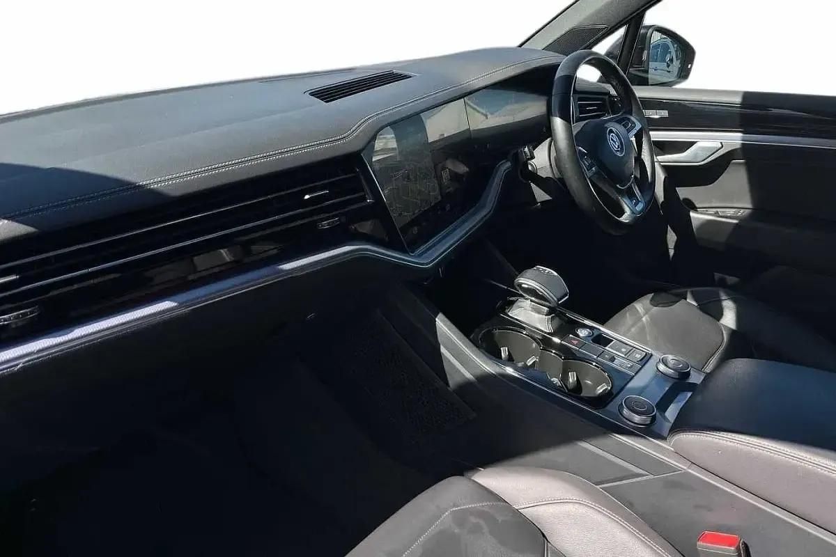 Usado VW Touareg R-line 340 HP (250 kW) 2019 Preto SUV