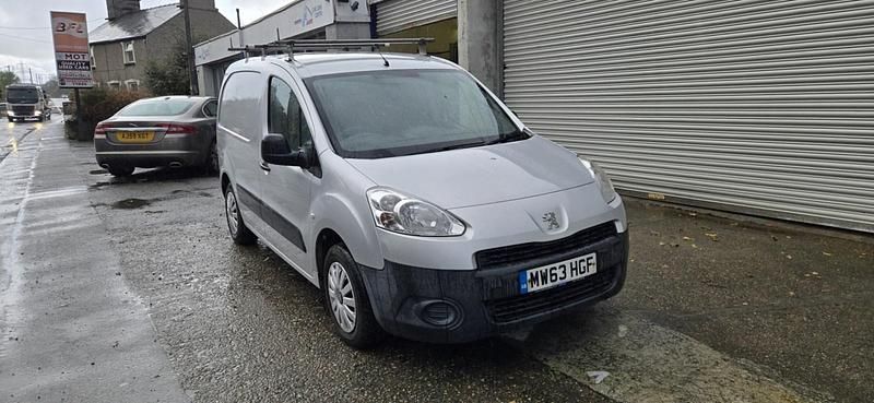Silver Used 2013 Peugeot Partner MPV | £2,650 (A bit pricey) - Image 1/4