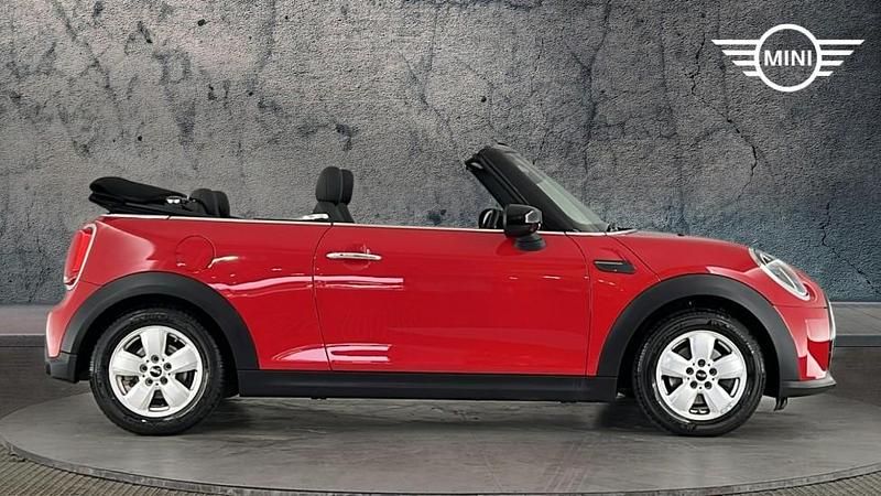 Used Mini Cooper Classic 134 HP (98 kW) 2022 Red Hatchback