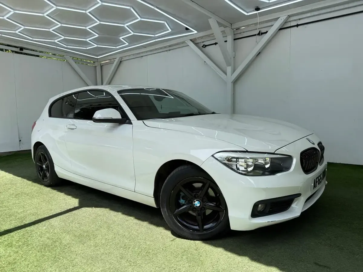 Used BMW 116 Performance 116 HP (85 kW) 2015 White Hatchback