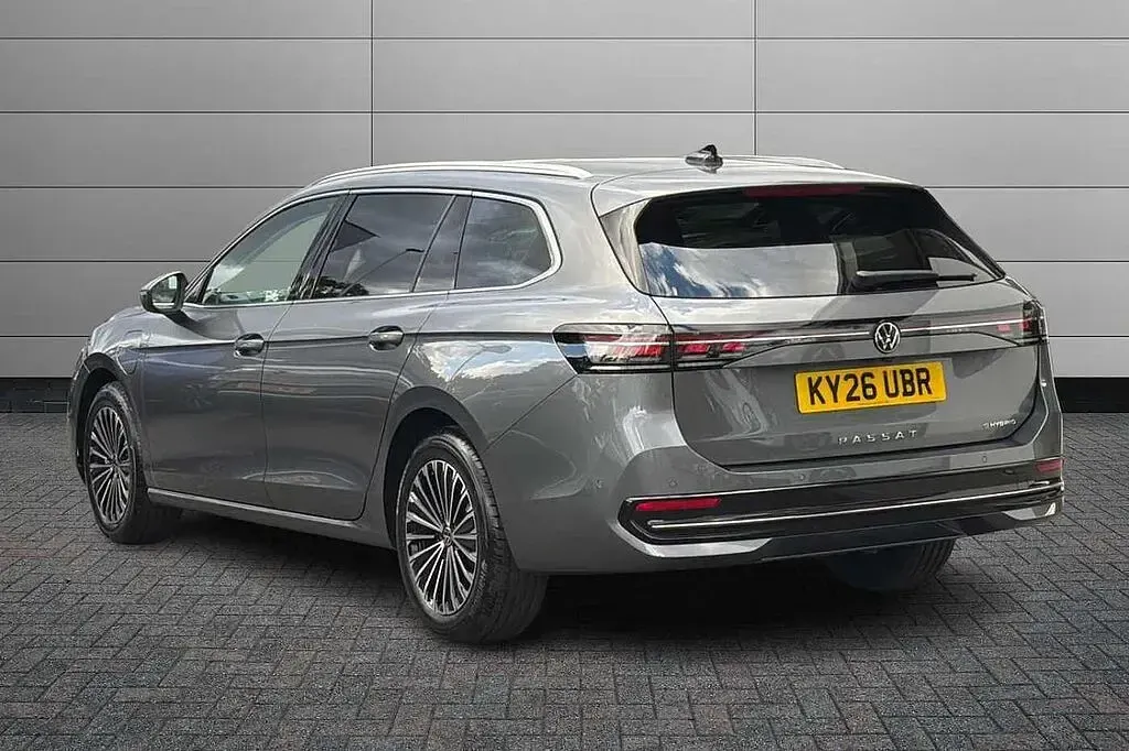 New VW Passat Elegance 204 HP (150 kW) 2026 Diabase grey Estate