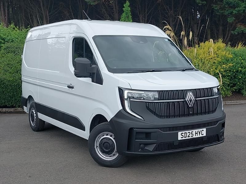 White New 2025 Renault Master Van | £24,995 (Fair price) - Image 1/4