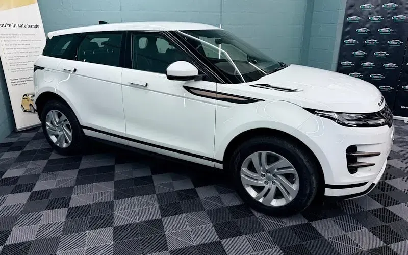 Used Land Rover Range Rover evoque R-Dynamic 182 HP (133 kW) 2020 White SUV