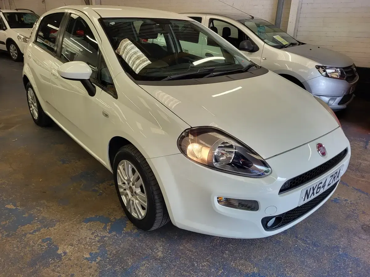 Used Fiat Punto Easy 69 HP (50 kW) 2014 White Hatchback