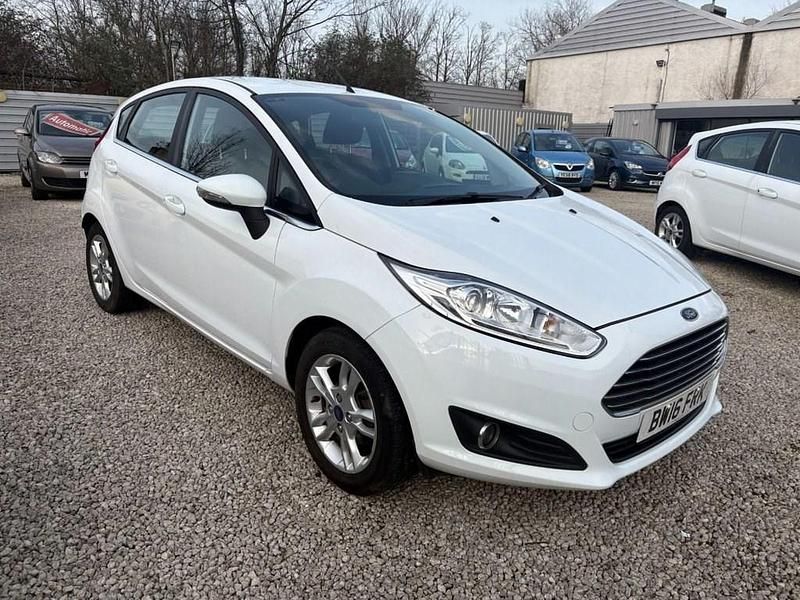 Used Ford Fiesta Zetec 2016 White Hatchback