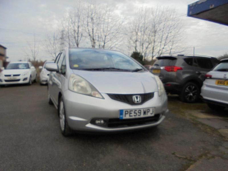 Begagnad Honda Jazz EX 100 HK (73 kW) 2009 Silver Halvkombi