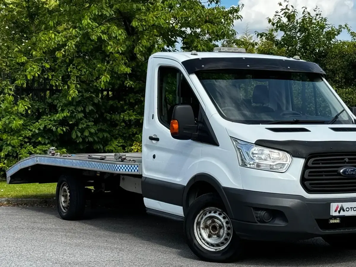 Used Ford Transit 125 HP (91 kW) 2015 White Cabriolet