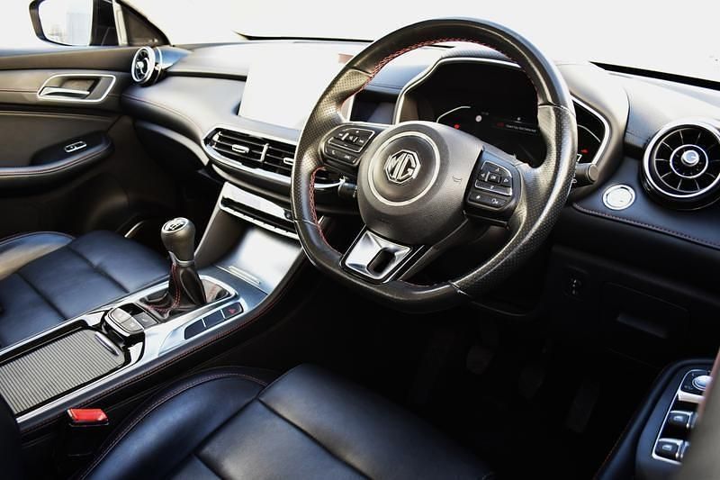 Used MG HS Excite 162 HP (119 kW) 2022 Black SUV