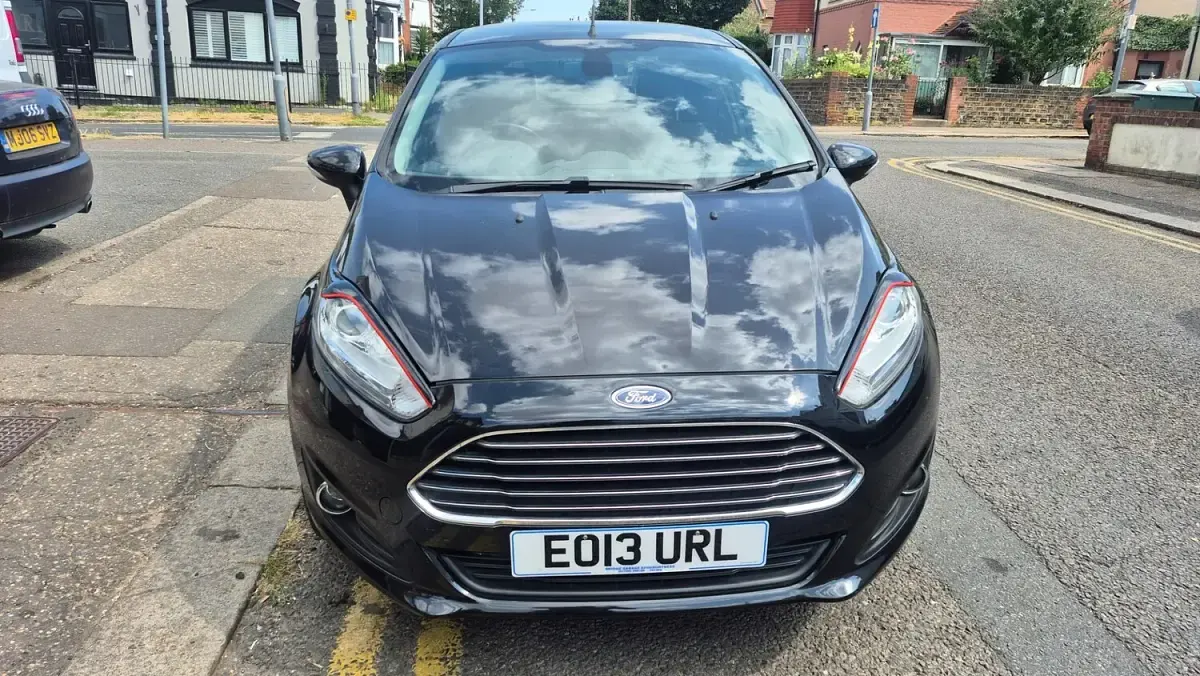 Used Ford Fiesta Titanium 125 HP (91 kW) 2013 Black Hatchback