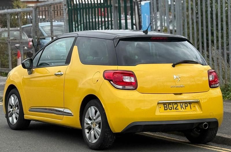 Usado Citroën DS3 2012 Amarelo Citadino
