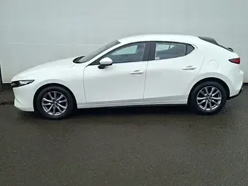 Used Mazda 3 122 HP (89 kW) 2022 White Hatchback