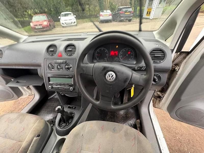 Used VW Caddy 104 HP (76 kW) 2010 White MPV