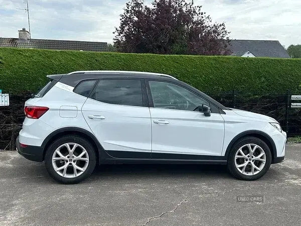 Used Seat Arona FR 110 HP (80 kW) 2023 White SUV