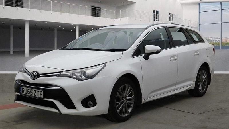 Used Toyota Avensis Business Edition 2015 White Estate