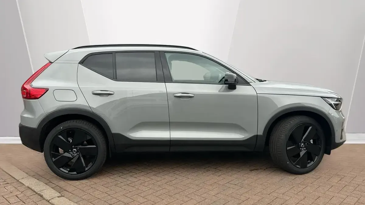 Used Volvo XC40 Plus 161 HP (118 kW) 2026 Grey SUV
