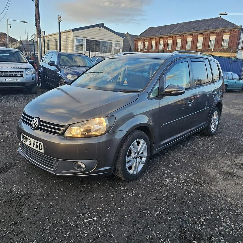 Begagnad VW Touran SE 105 HK (77 kW) 2013 Grå Minibuss