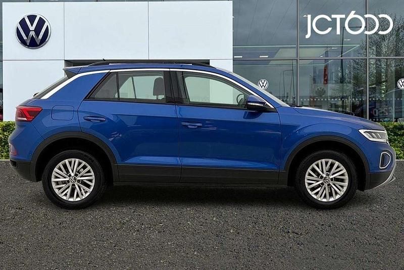 Used VW T-Roc Life 150 HP (110 kW) 2023 Blue SUV