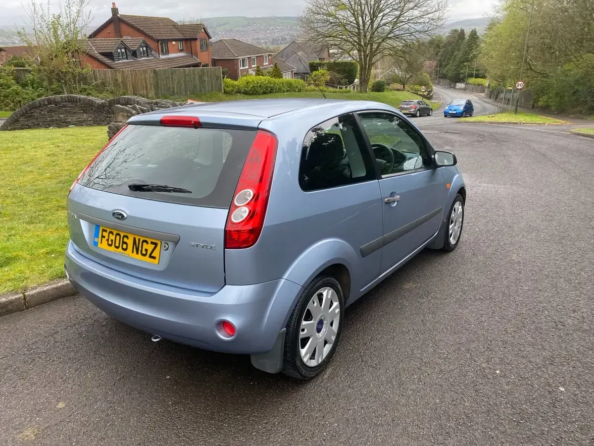 Used Ford Fiesta Style 75 HP (55 kW) 2006 Blue Hatchback