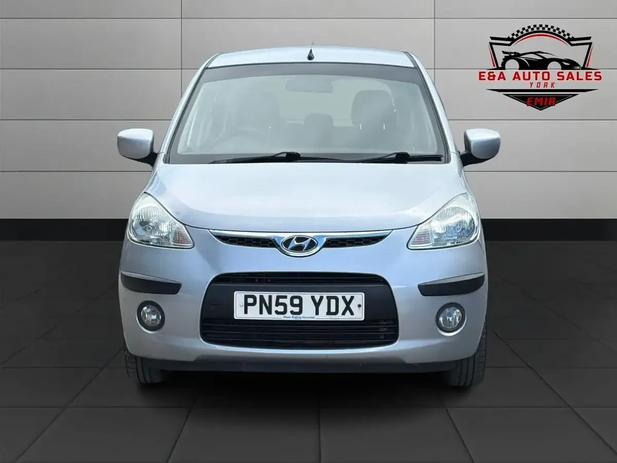 Used Hyundai i10 Comfort 77 HP (56 kW) 2009 Silver Hatchback