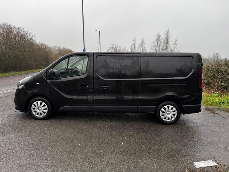 Used Nissan NV300 Acenta 120 HP (88 kW) 2021 Black Van