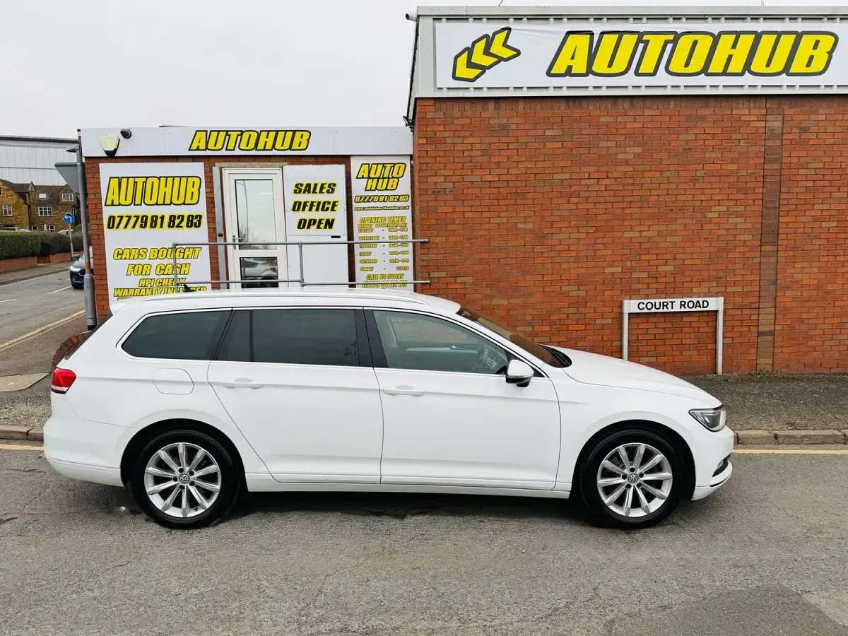 Used VW Passat Business 147 HP (108 kW) 2015 White Estate