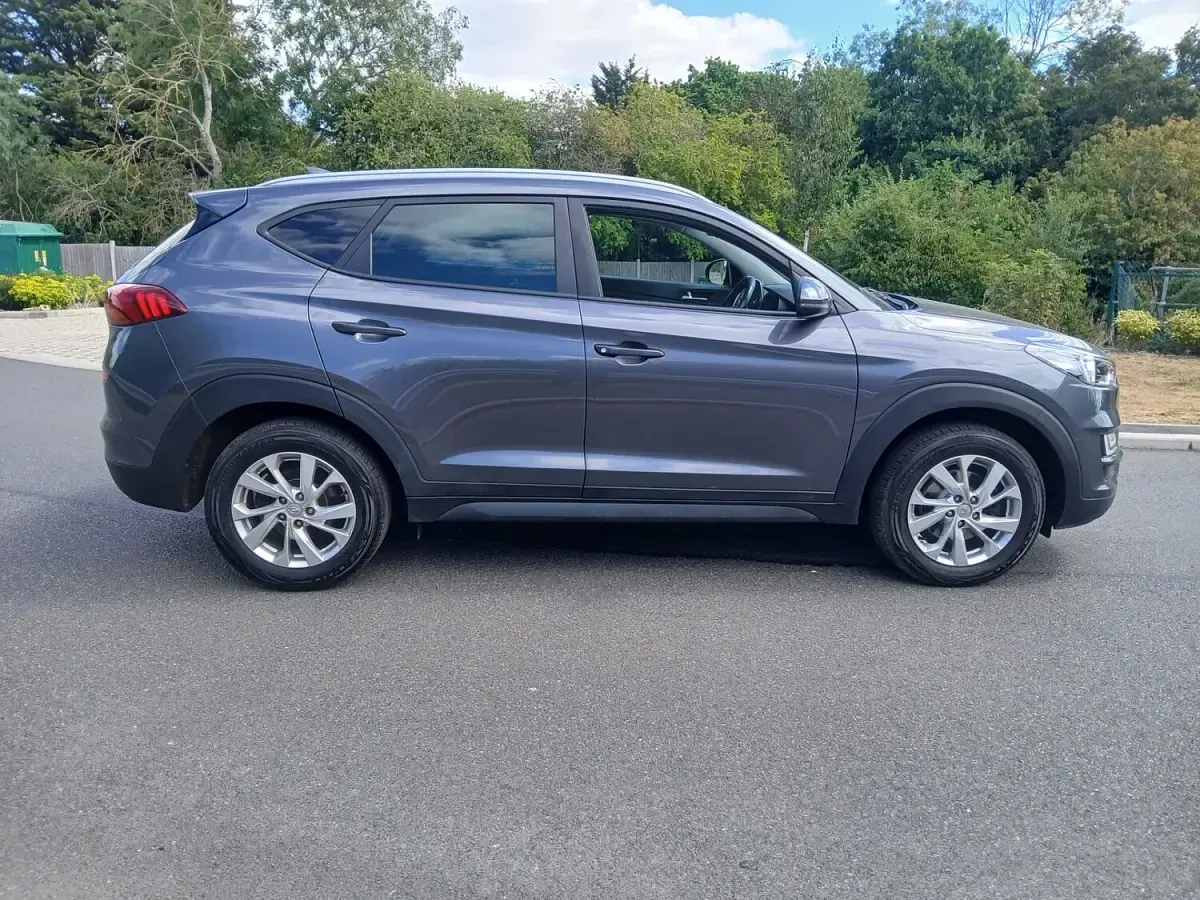 Used Hyundai Tucson SE 132 HP (97 kW) 2019 Grey SUV
