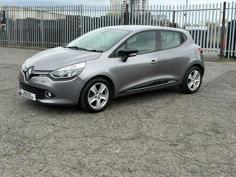 Used Renault Clio IV Dynamique 90 HP (66 kW) 2015 Grey Hatchback